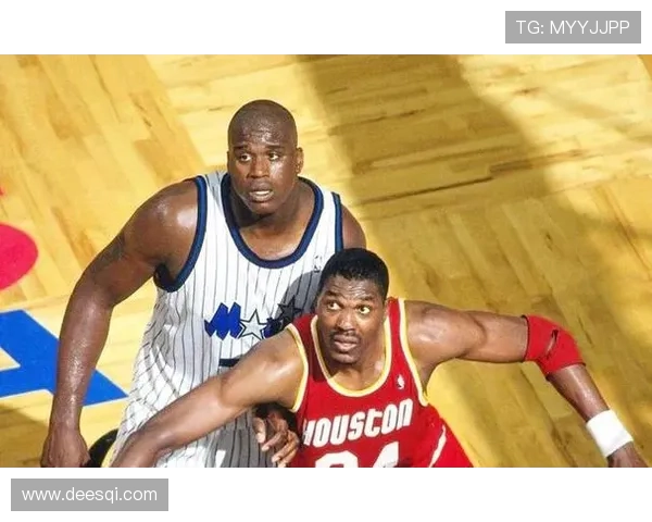 奥拉朱旺与姚明:两代中锋的传奇对决与中国篮球的辉煌传承